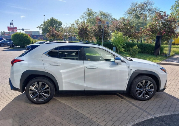 Lexus UX cena 164900 przebieg: 8679, rok produkcji 2022 z Szczecin małe 562